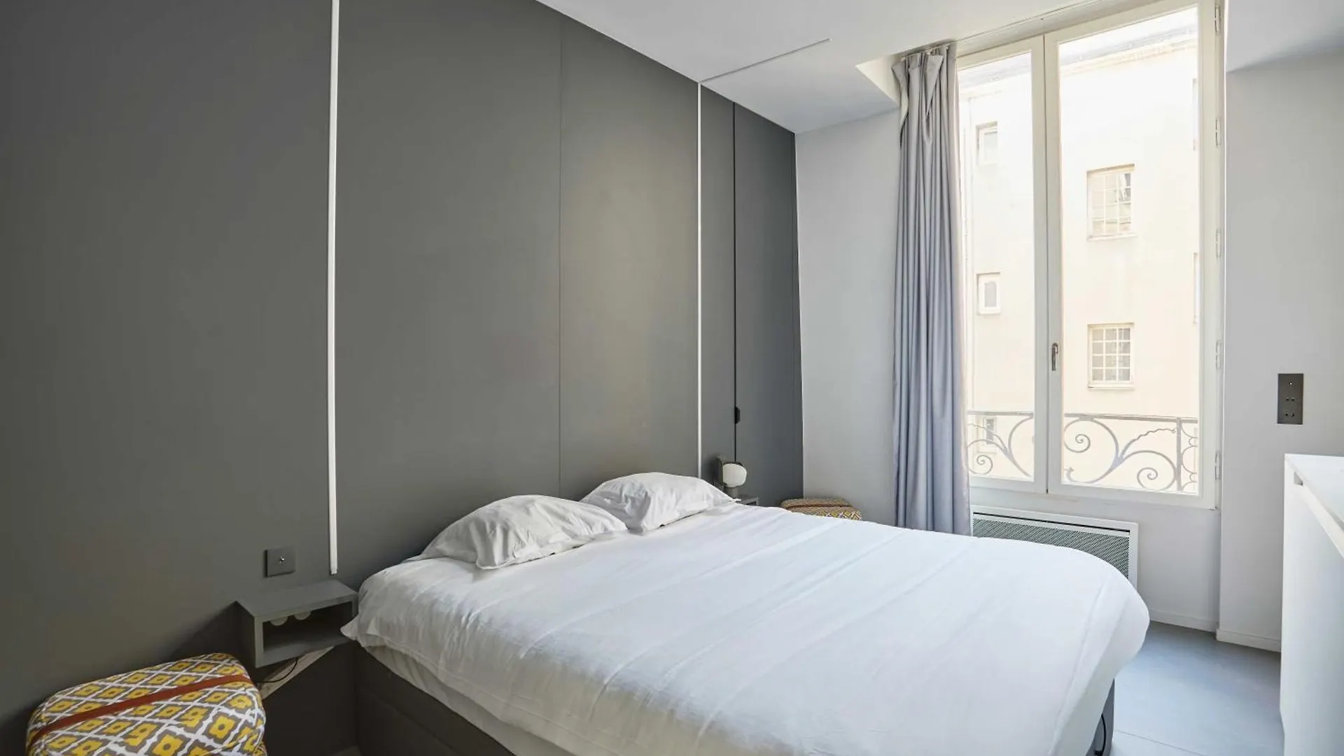 Modern - 1br-2p - Heart Of Le Marais Apartment